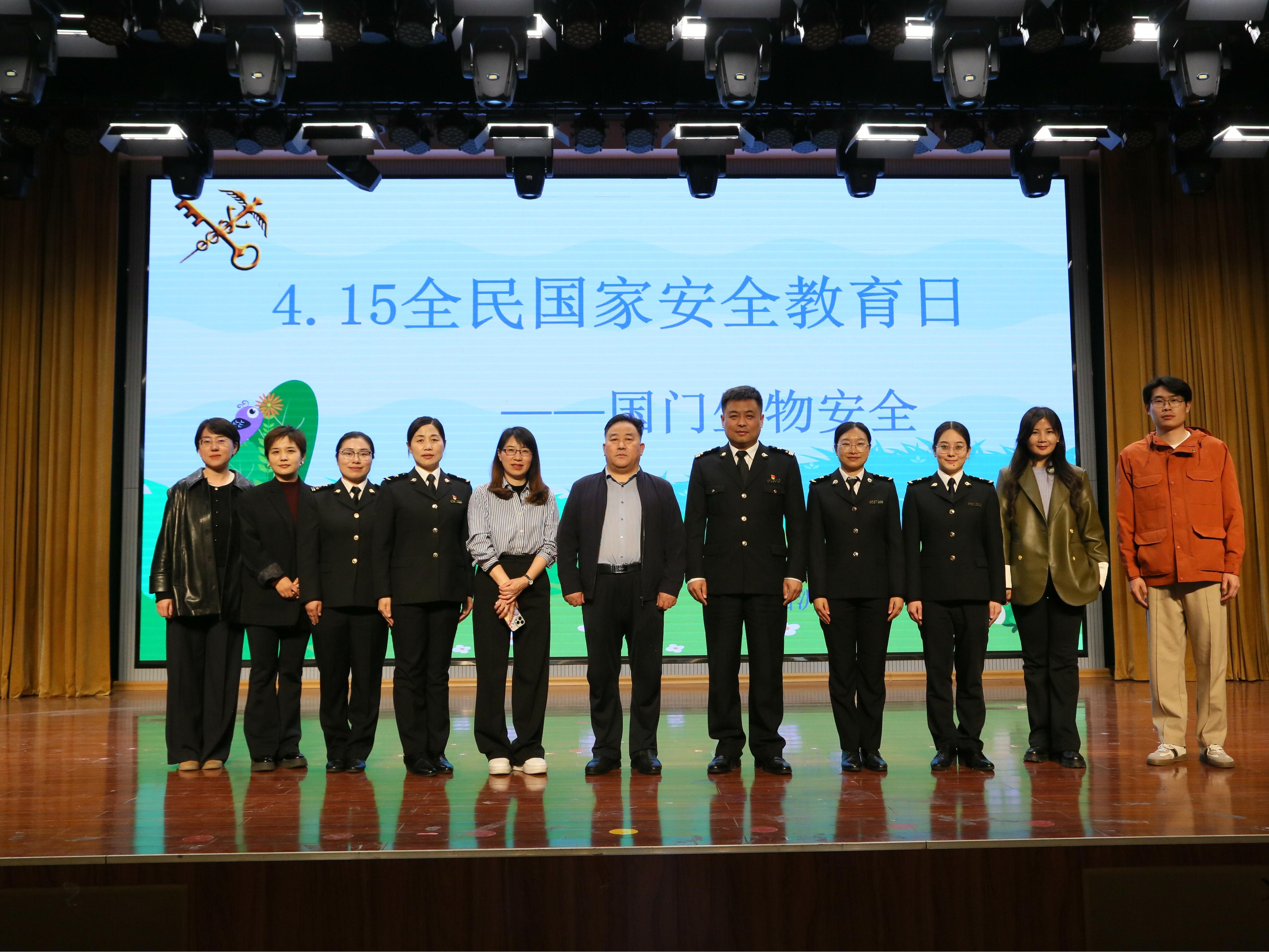 1.1进学校.jpg